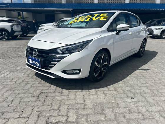 NISSAN VERSA 1.6 16V FLEX EXCLUSIVE XTRONIC NISSAN VERSA 1.6 16V FLEX EXCLUSIVE XTRONIC